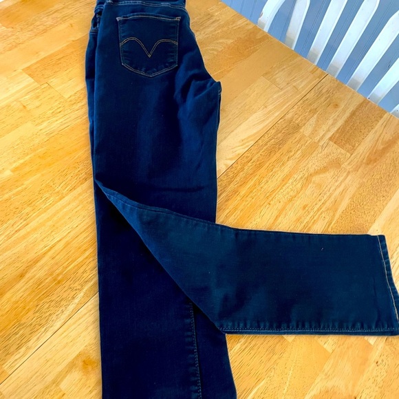 Denim - Levi’s women’s jeans- brand new condition size 29